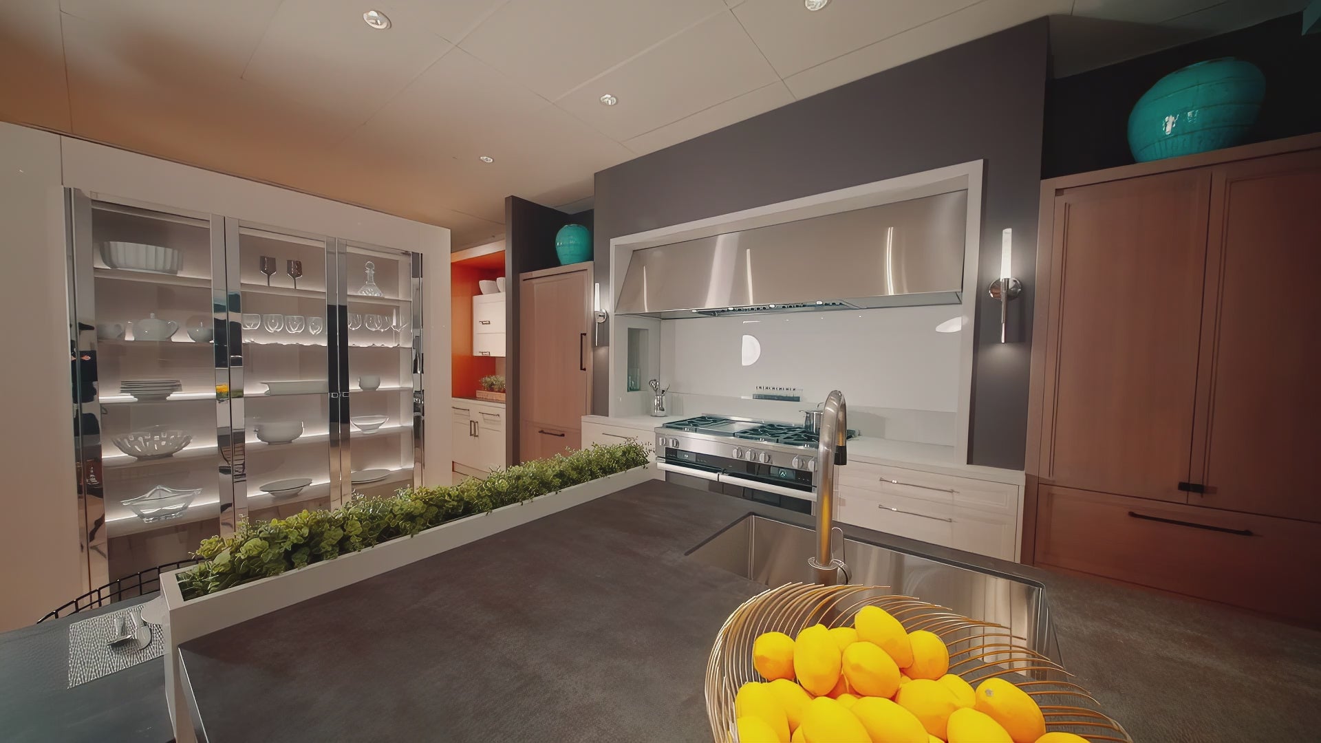 Downsview Kitchen - Horizontal Banner.mp4